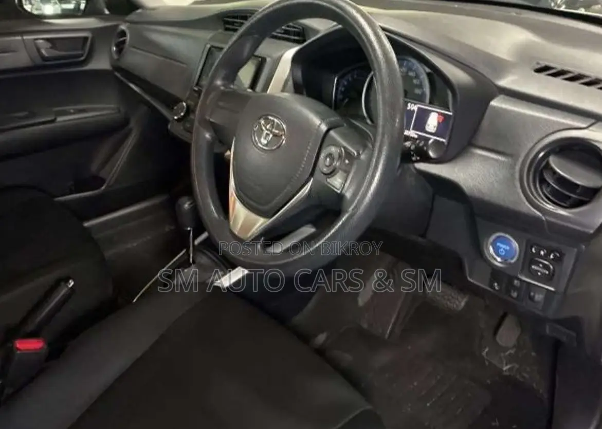 Toyota Corolla Fielder 2021 White