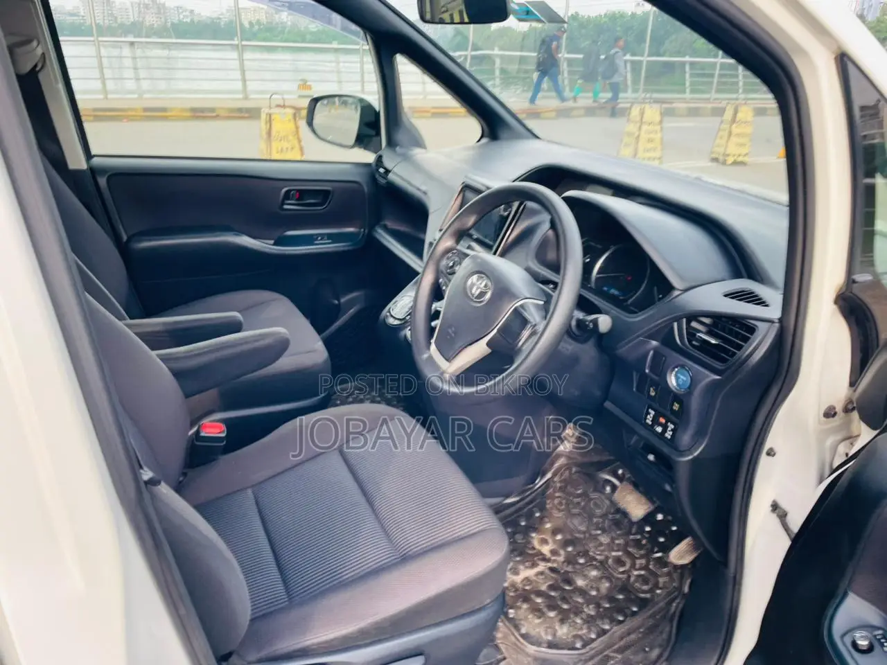 New Toyota Noah 1.8 FWD Hybrid (7 seater) 2015 Pearl
