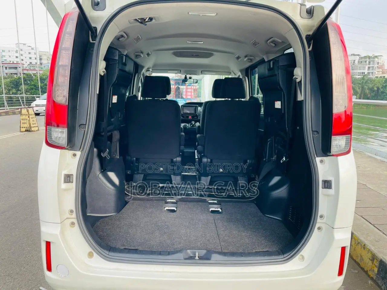 New Toyota Noah 1.8 FWD Hybrid (7 seater) 2015 Pearl