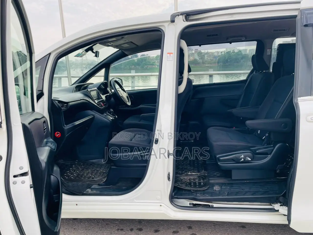 New Toyota Noah 1.8 FWD Hybrid (7 seater) 2015 Pearl