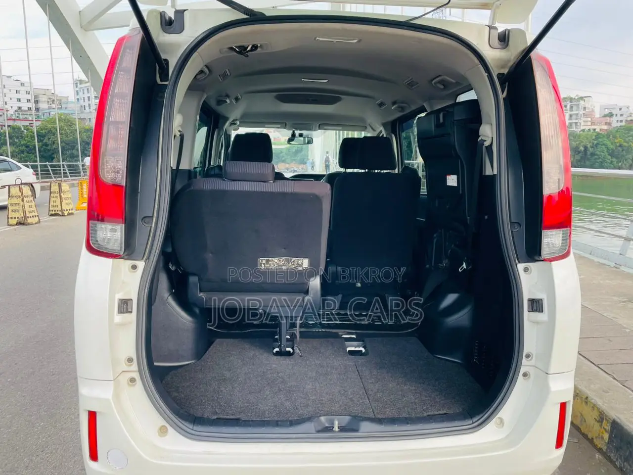New Toyota Noah 1.8 FWD Hybrid (7 seater) 2015 Pearl