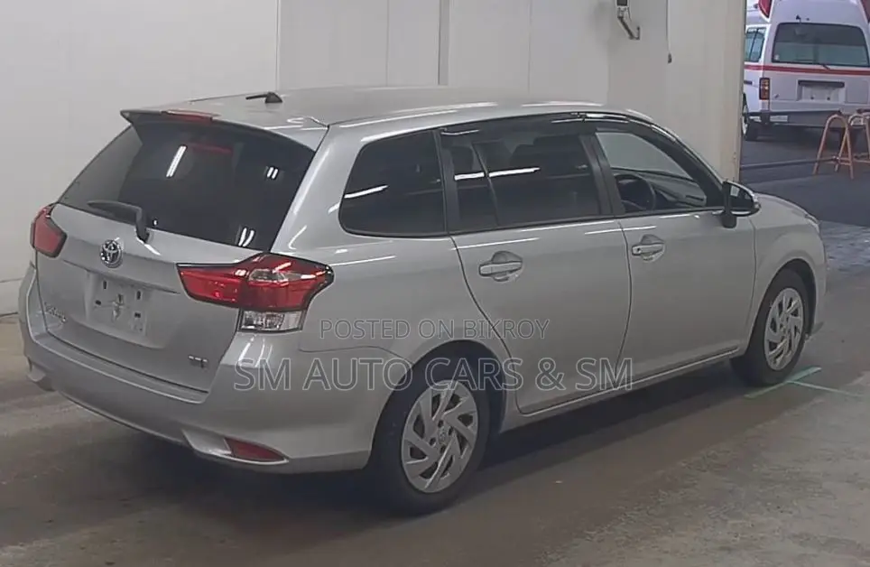Toyota Corolla Fielder 2021 Silver