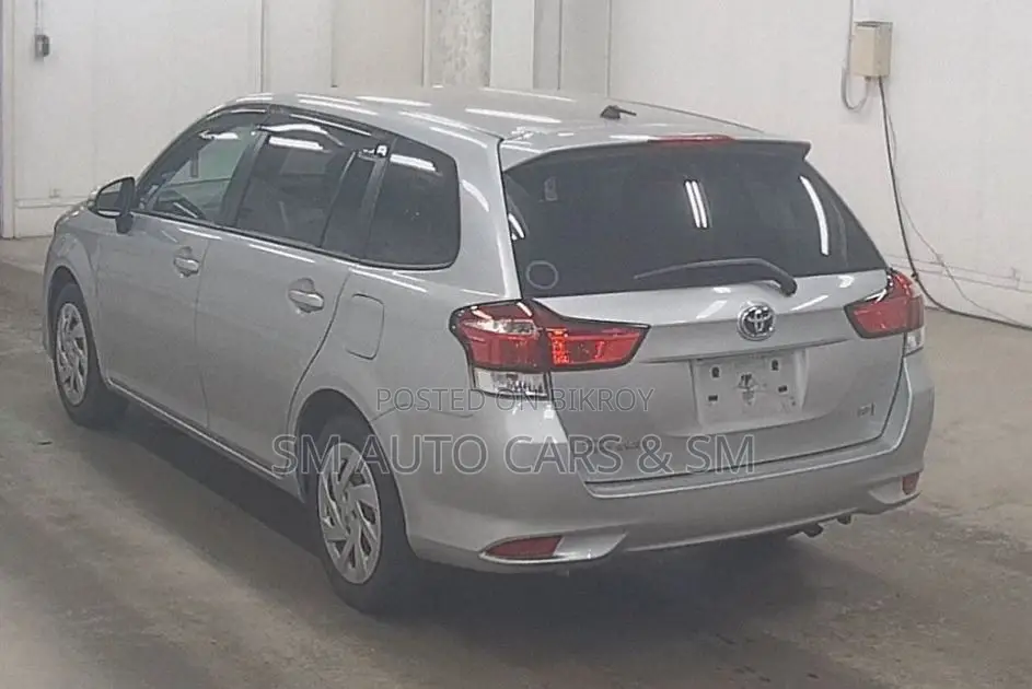Toyota Corolla Fielder 2021 Silver