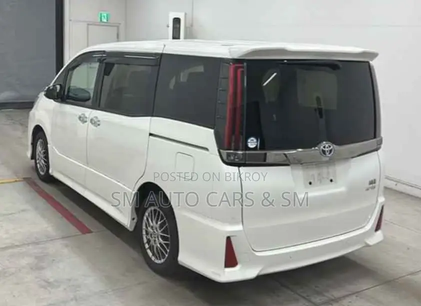 Toyota Noah 2021 Pearl