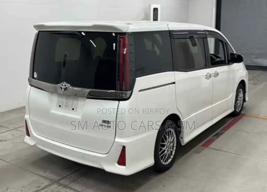 Toyota Noah 2021 Pearl