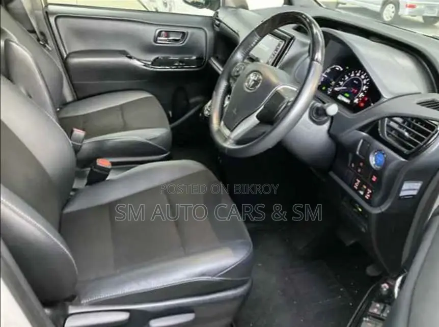 Toyota Noah 2021 Pearl