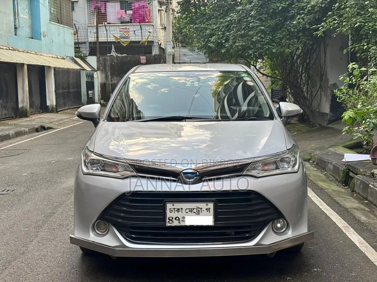 Toyota Corolla Fielder 1.5 Hybrid FWD 2016 Silver