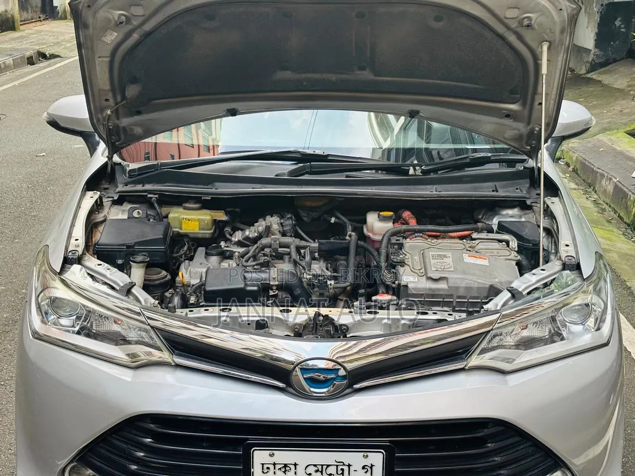 Toyota Corolla Fielder 1.5 Hybrid FWD 2016 Silver
