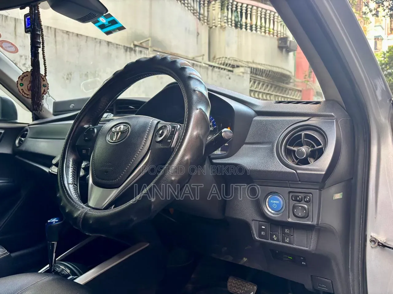 Toyota Corolla Fielder 1.5 Hybrid FWD 2016 Silver