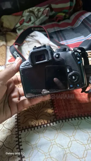 Canon 100D. 55 Mm STM Prime Lance