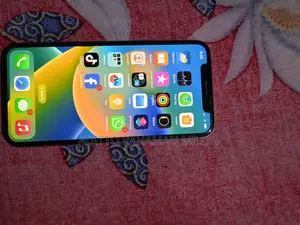 Apple iPhone X 64 GB White