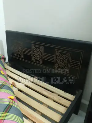 Bookshelves/Bed/Table