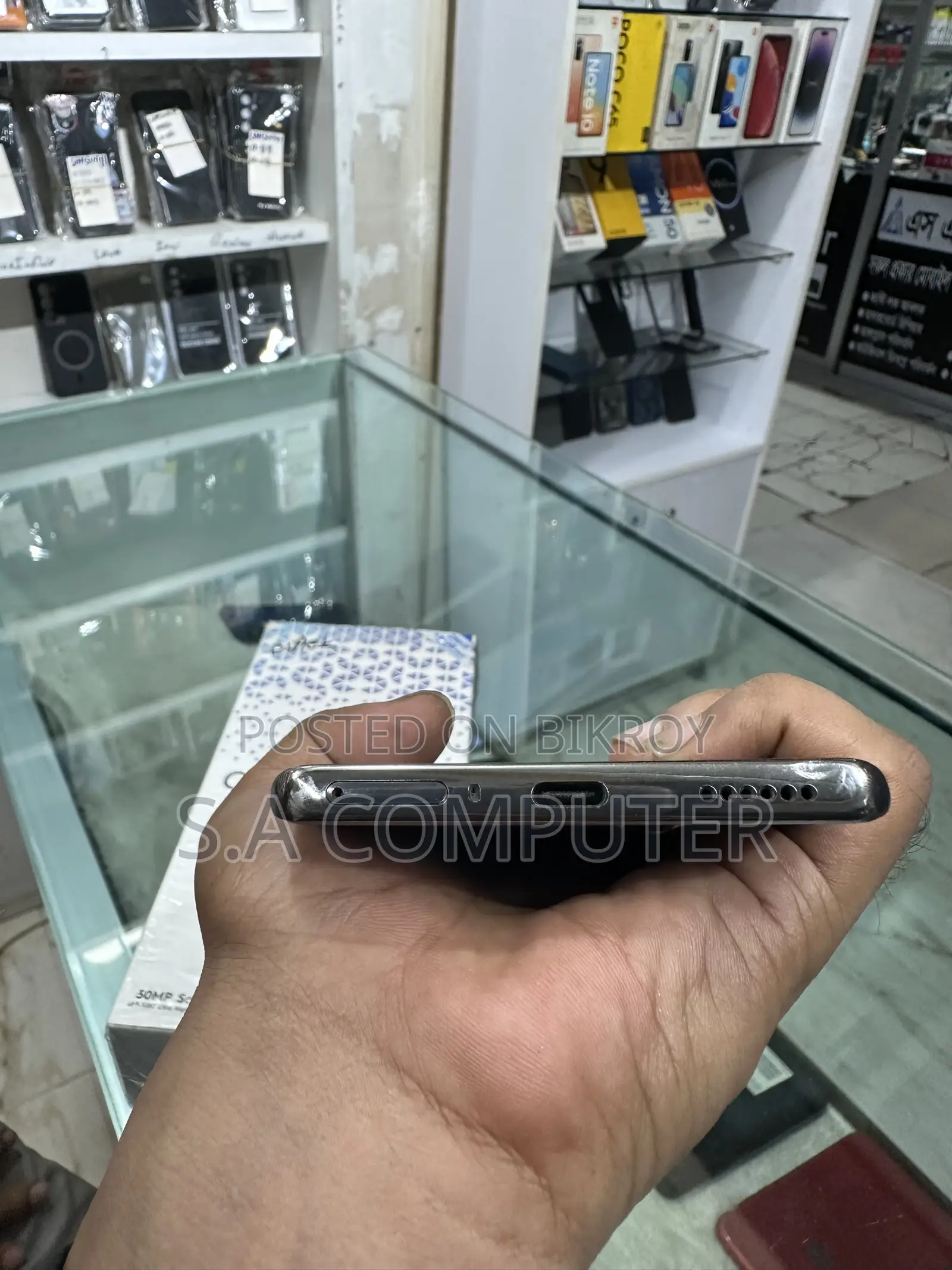 নিউ টেকনো ক্যামন ৪০ প্রো ৪জি ২৫৬ জিবি ব্ল্যাক