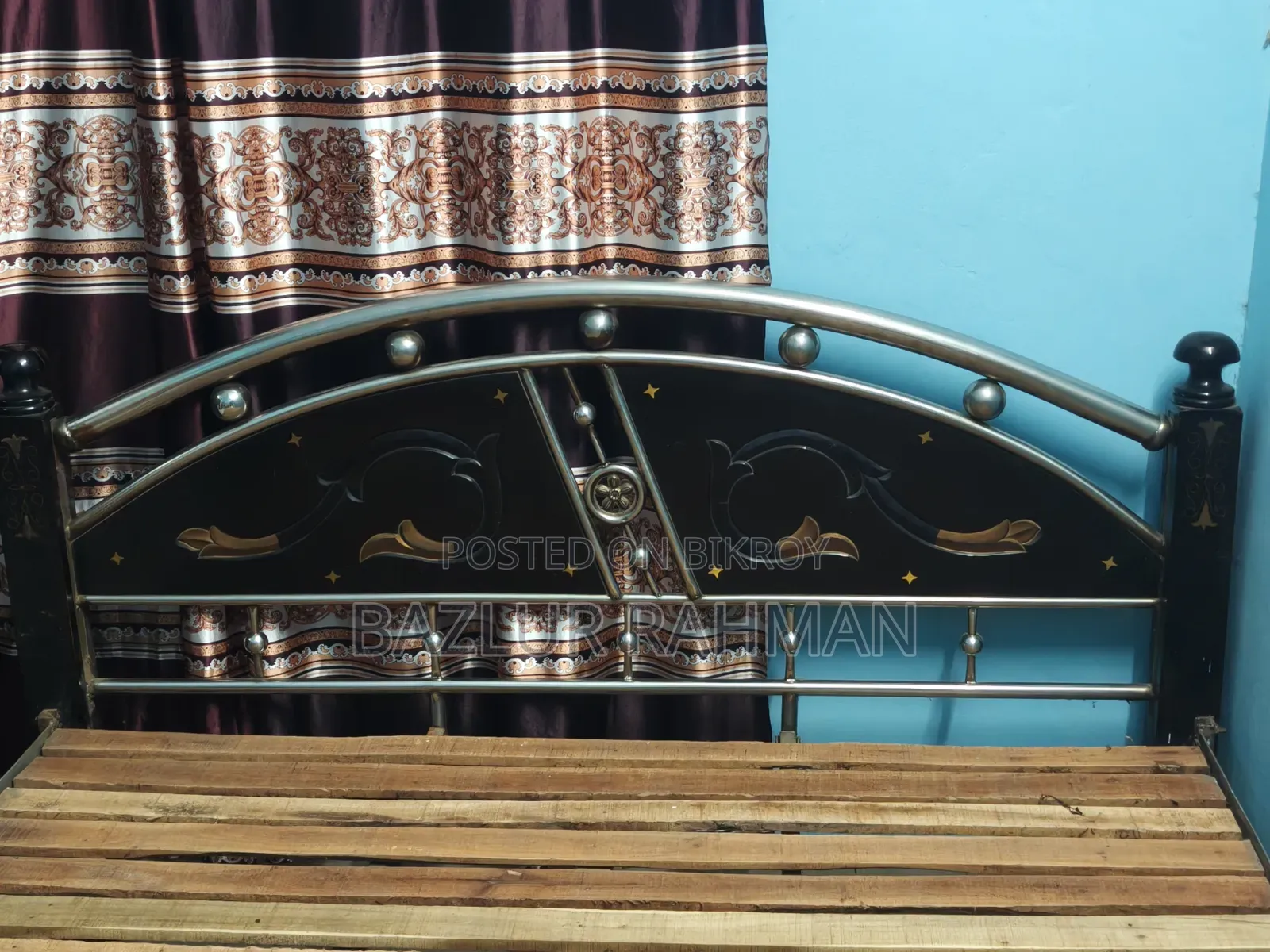 Steel & Wood Bed 6'x7'