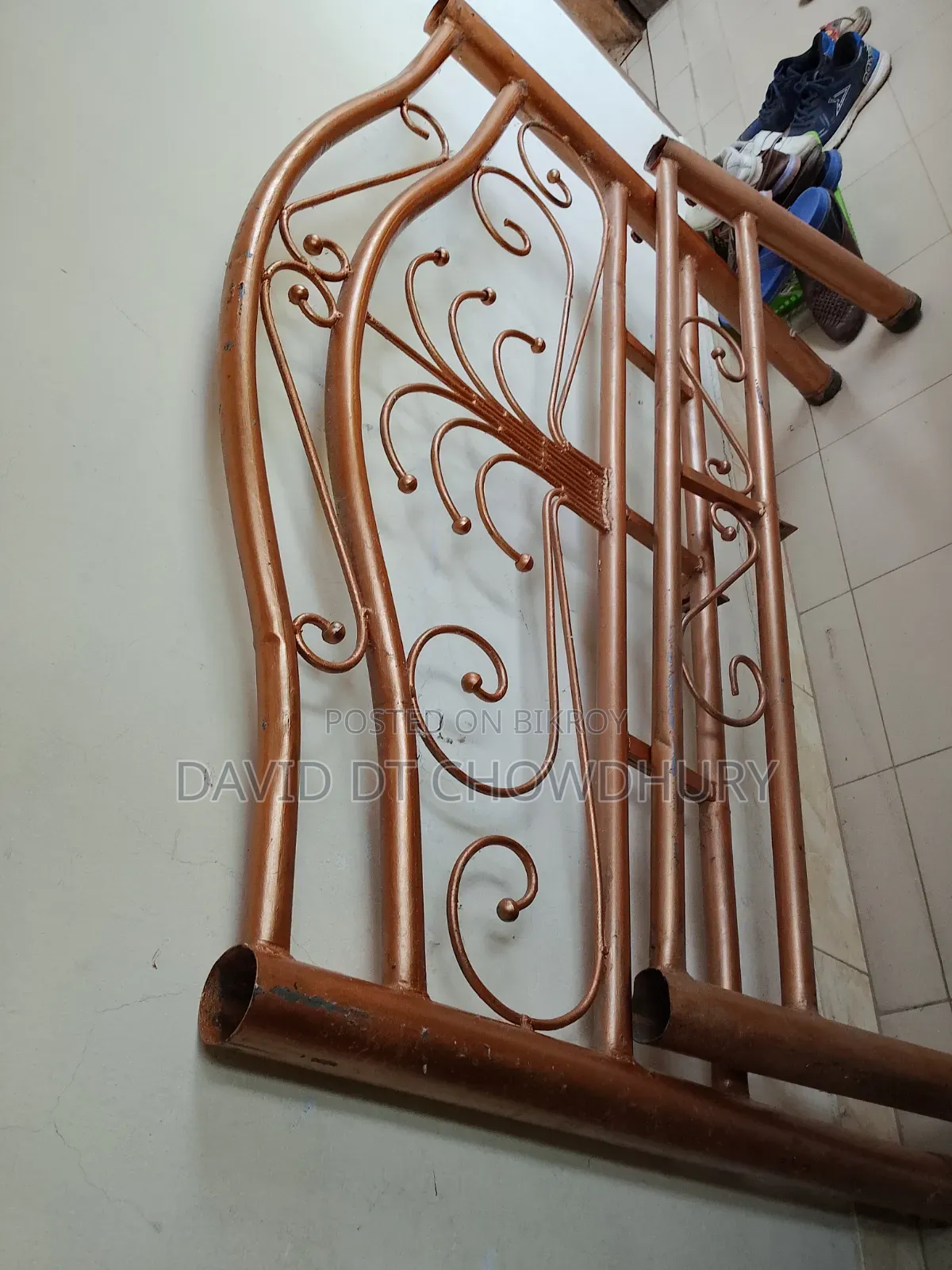 একটি স্টিলের খাট  ( চালি ছাড়া )