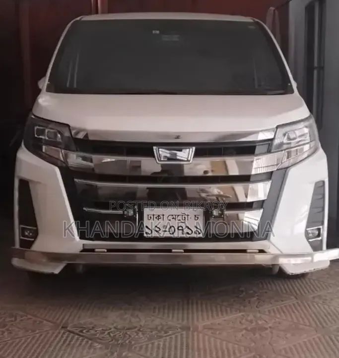 Toyota Noah 1.8 FWD Hybrid (7 seater) 2017 Pearl