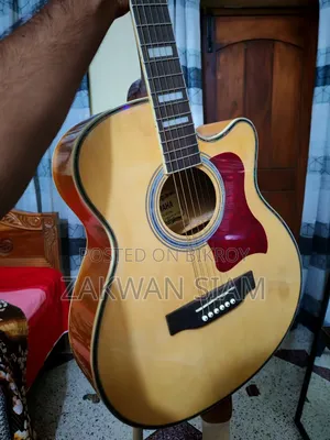 Guitar Yamaha FX-6500