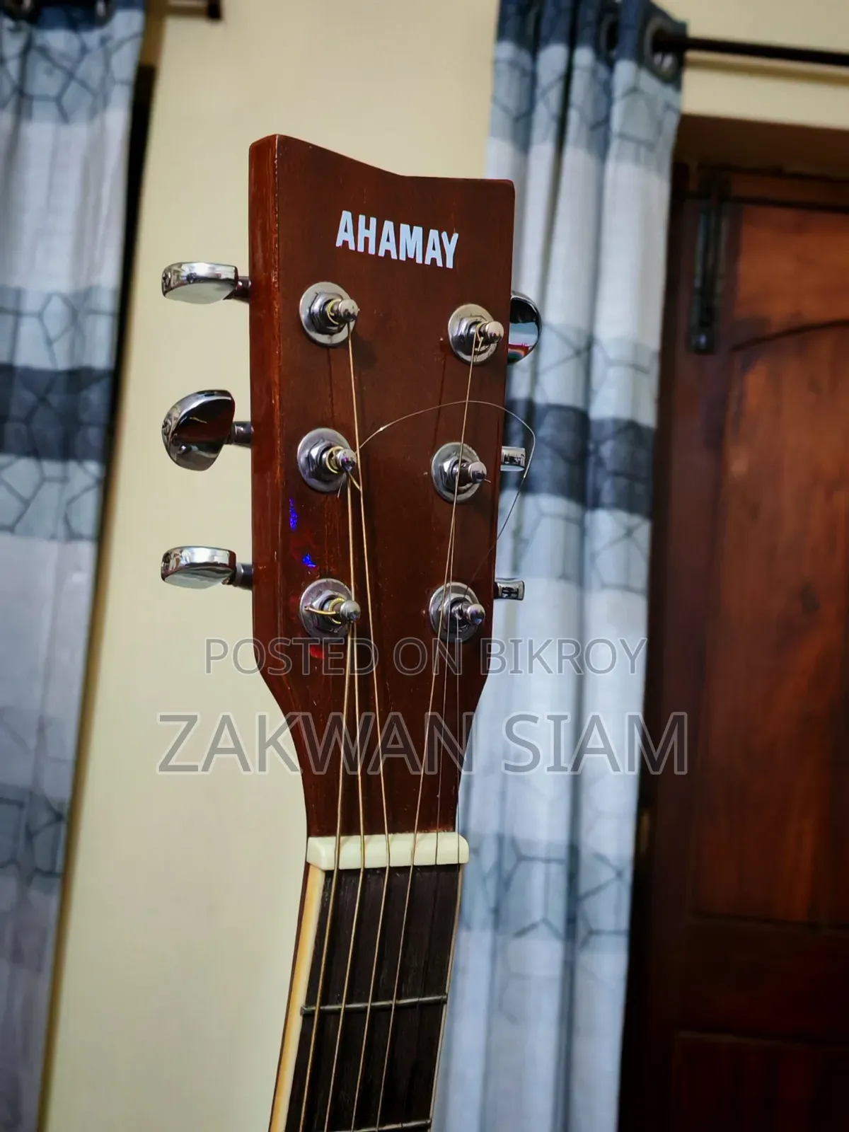 Guitar Yamaha FX-6500
