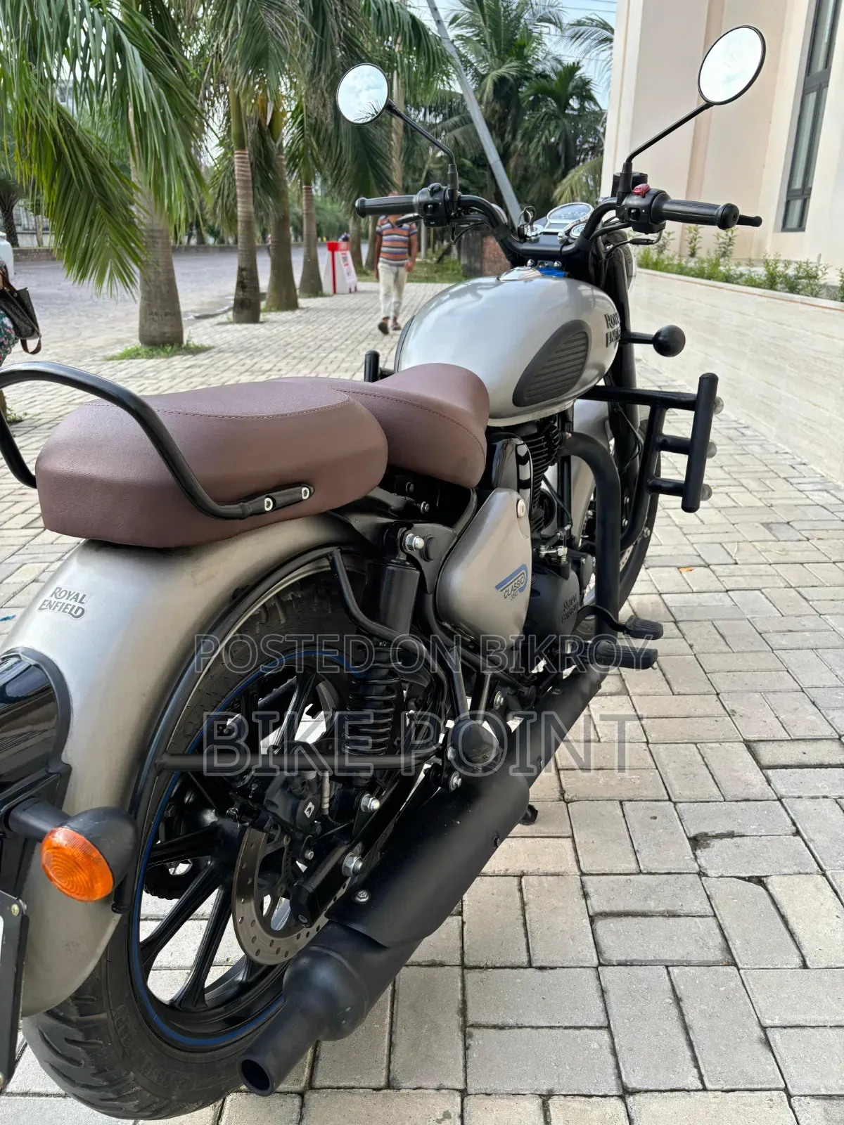 Royal Enfield Classic 350 2025 Gray