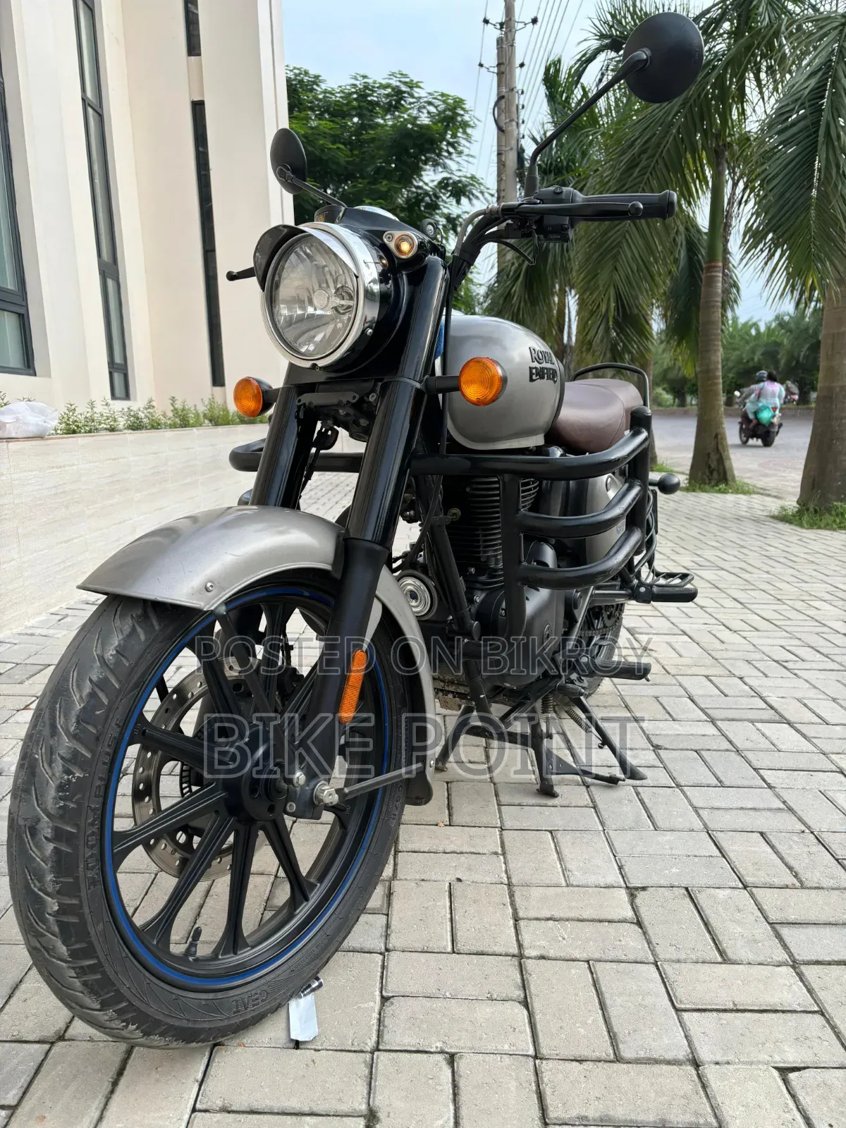 Royal Enfield Classic 350 2025 Gray