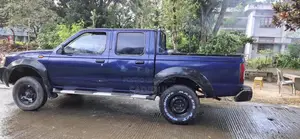 Nissan Pick-Up 2006 Blue