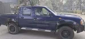 Nissan Pick-Up 2006 Blue