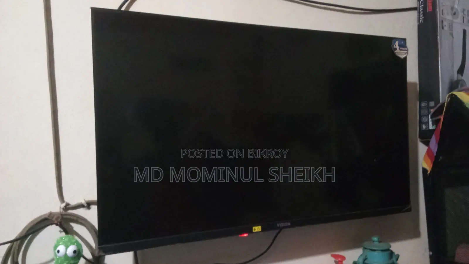 Vision E30 S 32" LED TV for sale, all TV cartons included