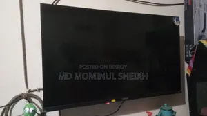 Vision E30 S 32" LED TV for sale, all TV cartons included