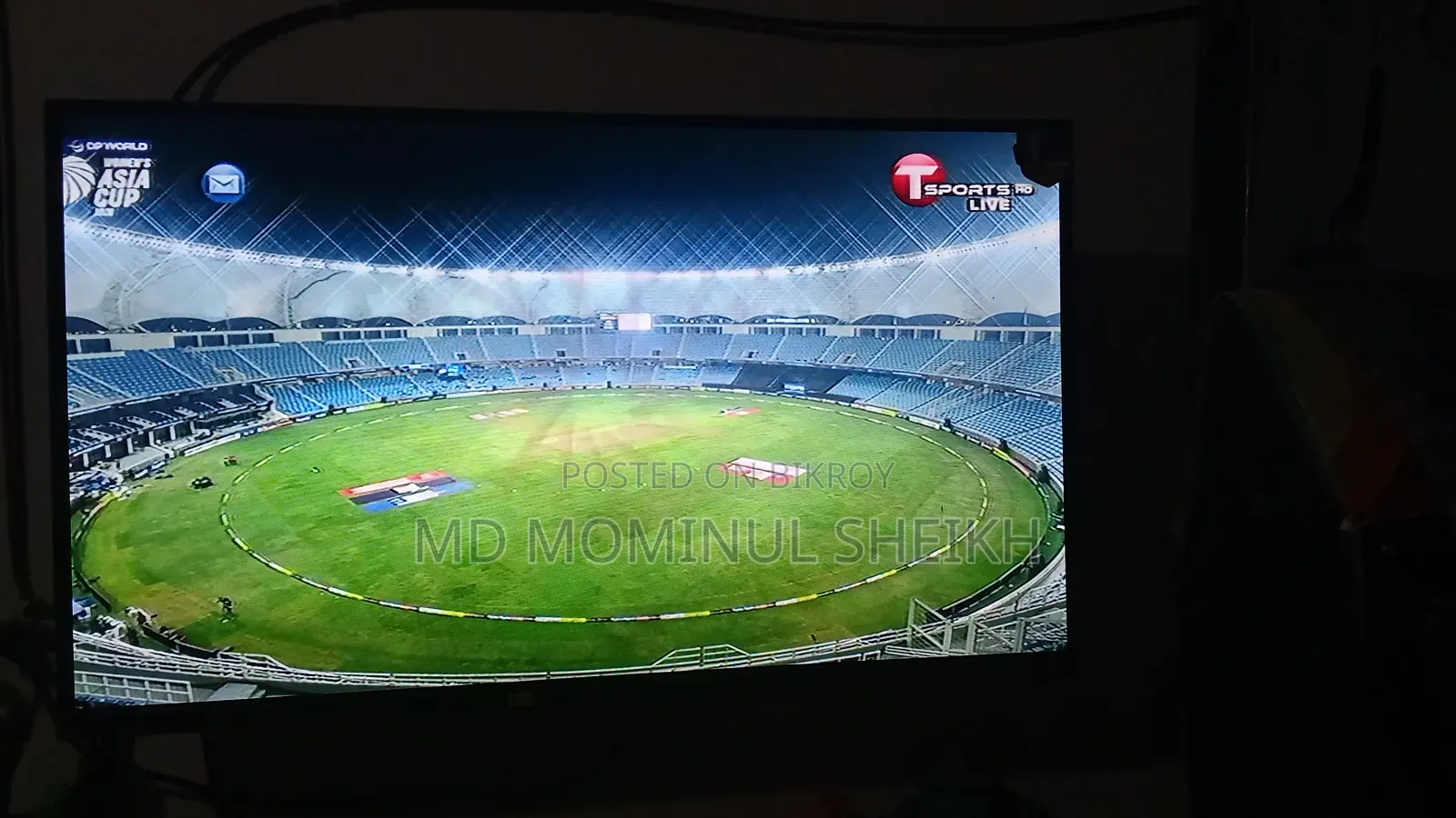 Vision E30 S 32" LED TV for sale, all TV cartons included