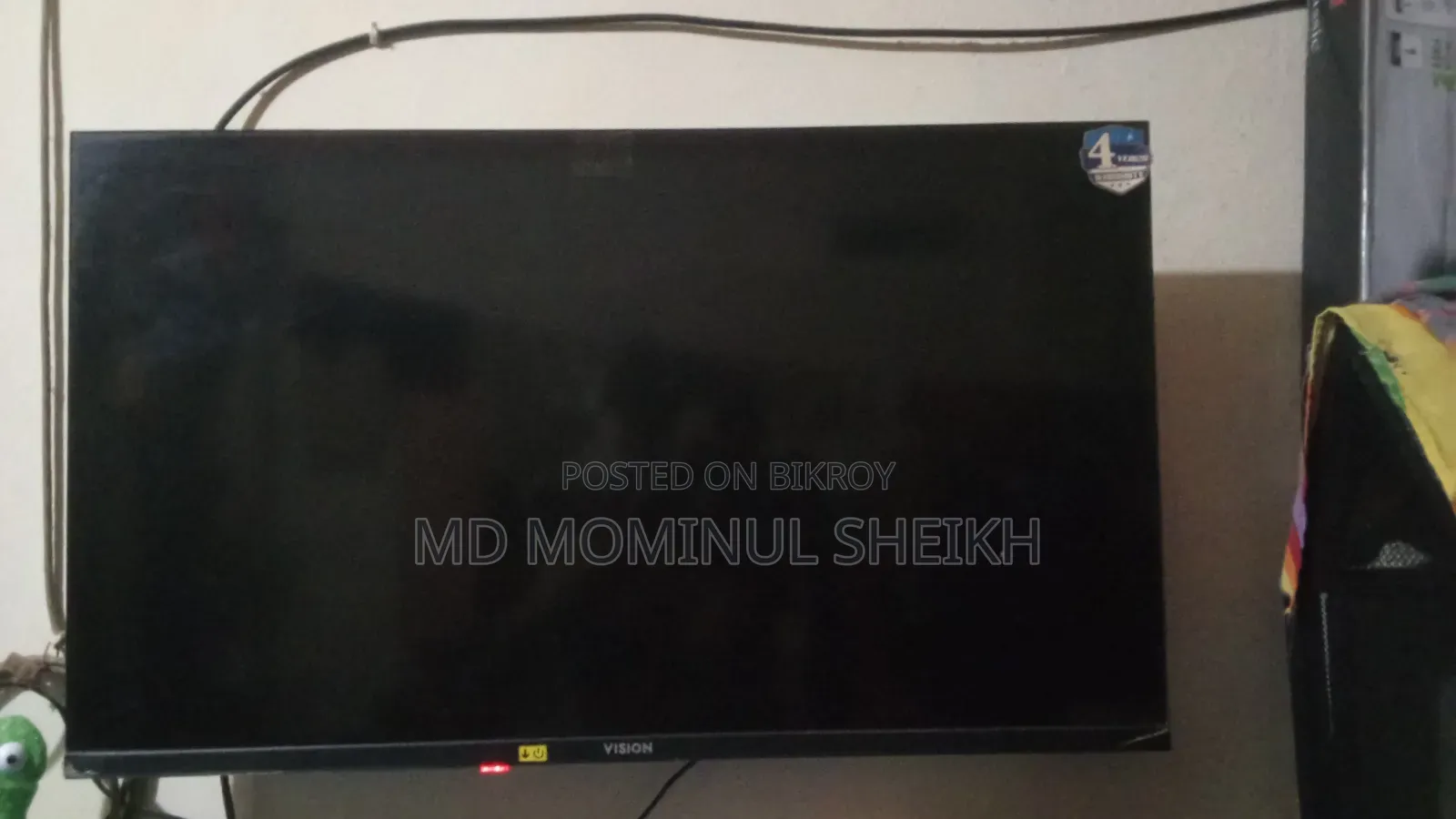 Vision E30 S 32" LED TV for sale, all TV cartons included