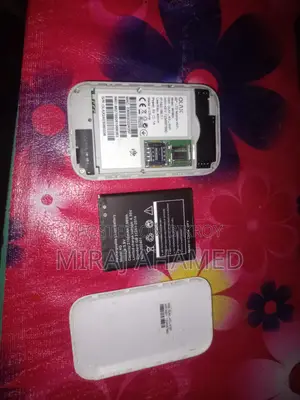 Olax 4G LTE-Advanced Mobile WiFi Hotspot MF980L