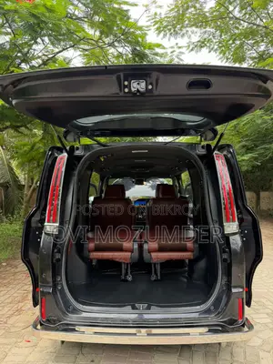 Toyota Esquire 2.0 FWD (8 seater) 2020 Black