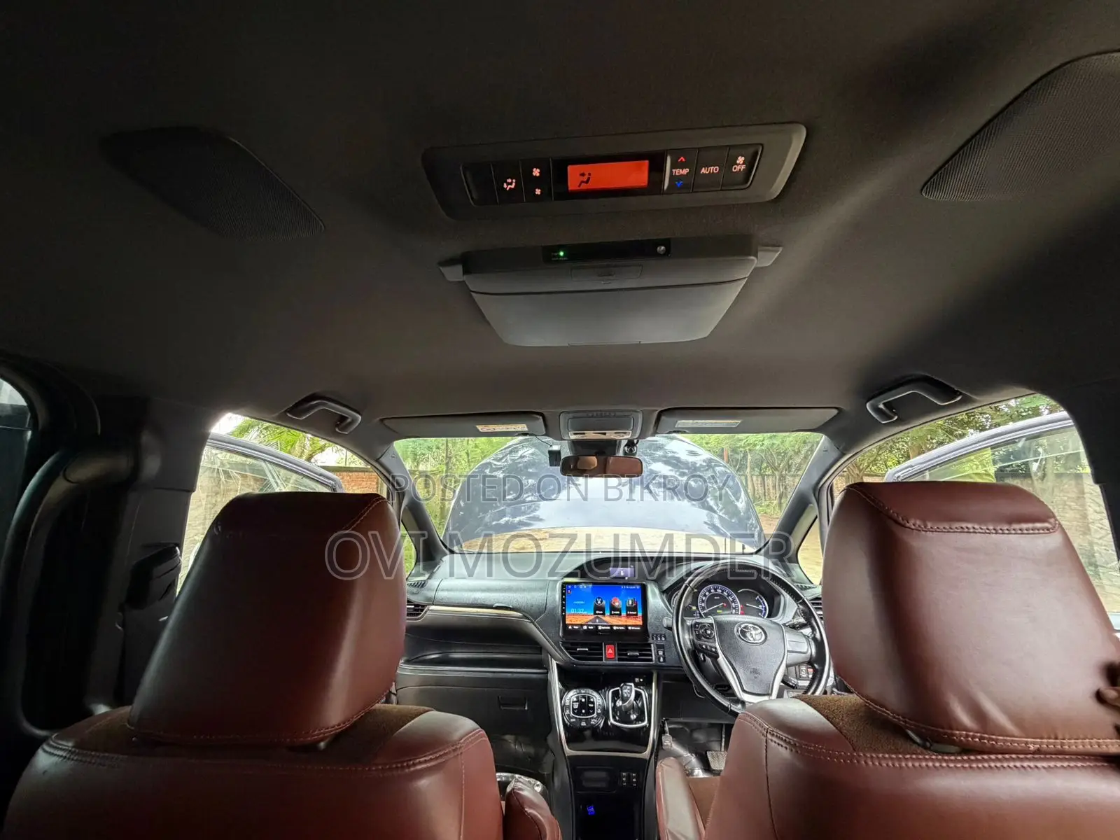 Toyota Esquire 2.0 FWD (8 seater) 2020 Black