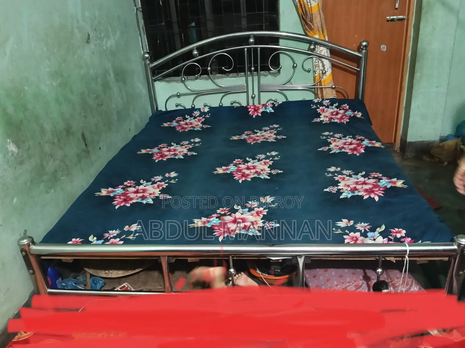 স্টিলের খাট বিক্রি করবো। তোষক সহ।