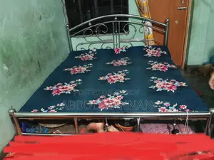 স্টিলের খাট বিক্রি করবো। তোষক সহ।