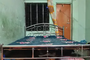 স্টিলের খাট বিক্রি করবো। তোষক সহ।