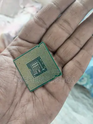কম্পিউটারের পুরাতন জিনিস বিক্রি হবে