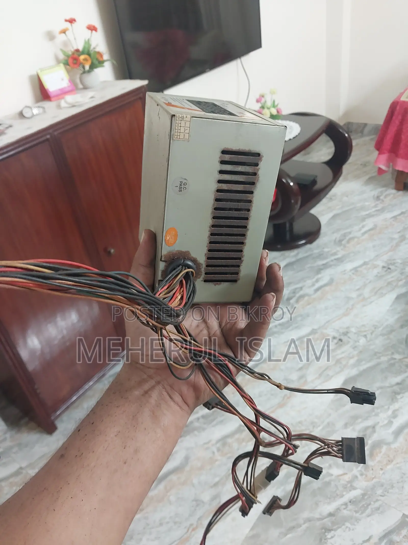 কম্পিউটারের পুরাতন জিনিস বিক্রি হবে