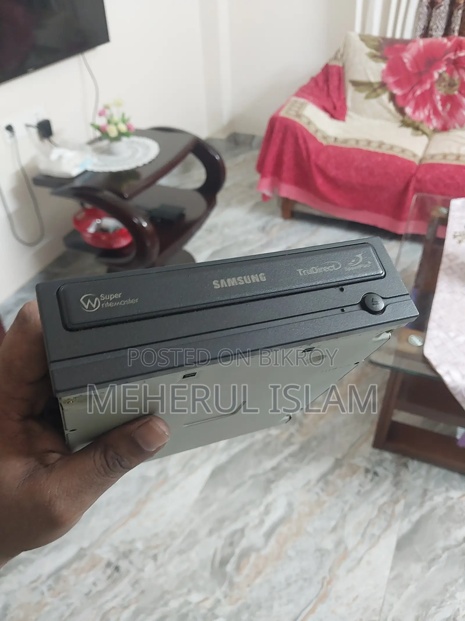 কম্পিউটারের পুরাতন জিনিস বিক্রি হবে