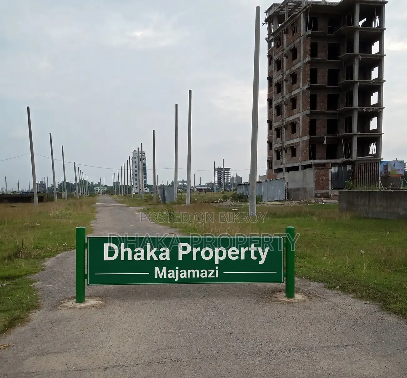 30ft Road 3 Katha North at Sector-17/H