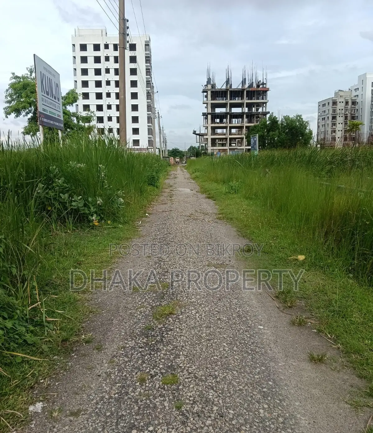 30ft Road 3 Katha North at Sector-17/H