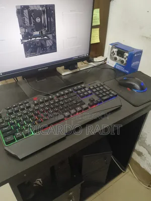 Desktop Computer 8GB AMD Ryzen 3 SSD 512GB
