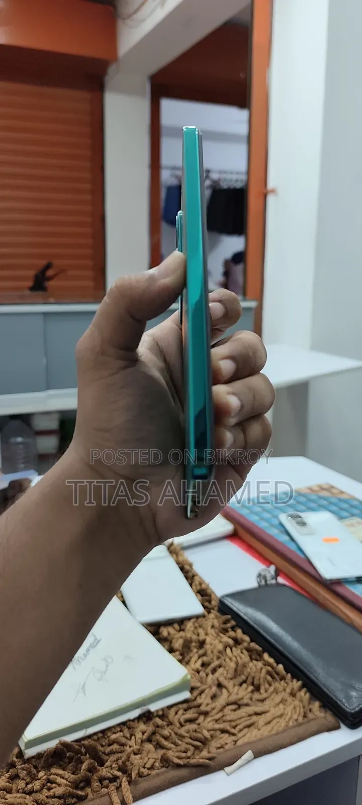 ভ，《ভিভো ওয়াই ৩০০ ১২৮ জিবি