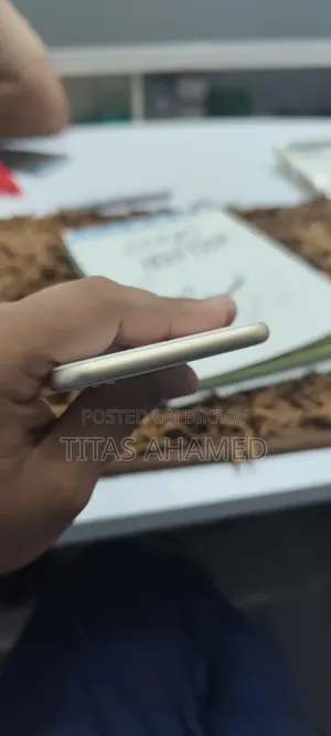 Apple iPhone 6s 32 GB Gold