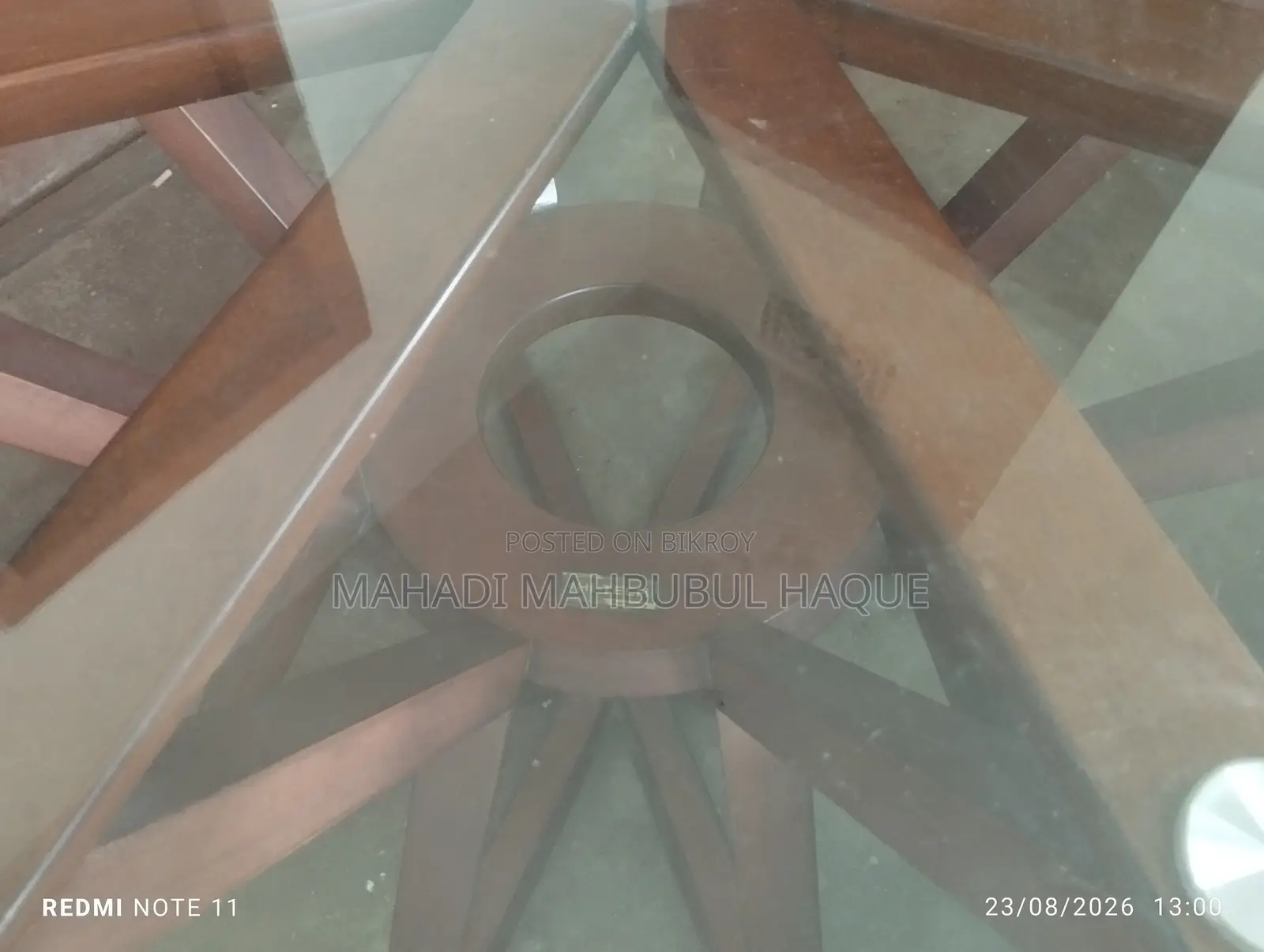 HiTech Dinning Table