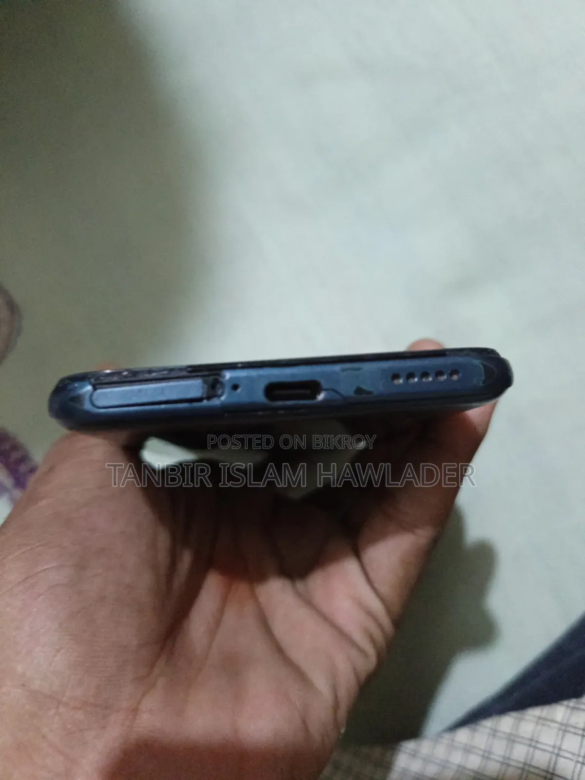 Walton 4 GB Black