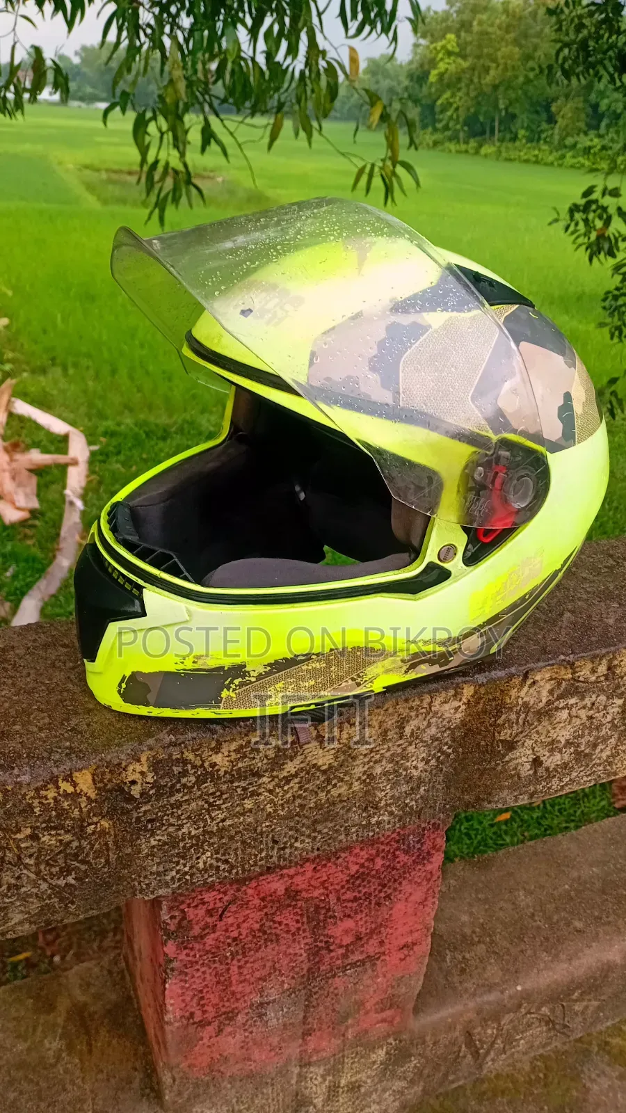 Studds Thunder D4 Decor Full Face Helmet (Used)
