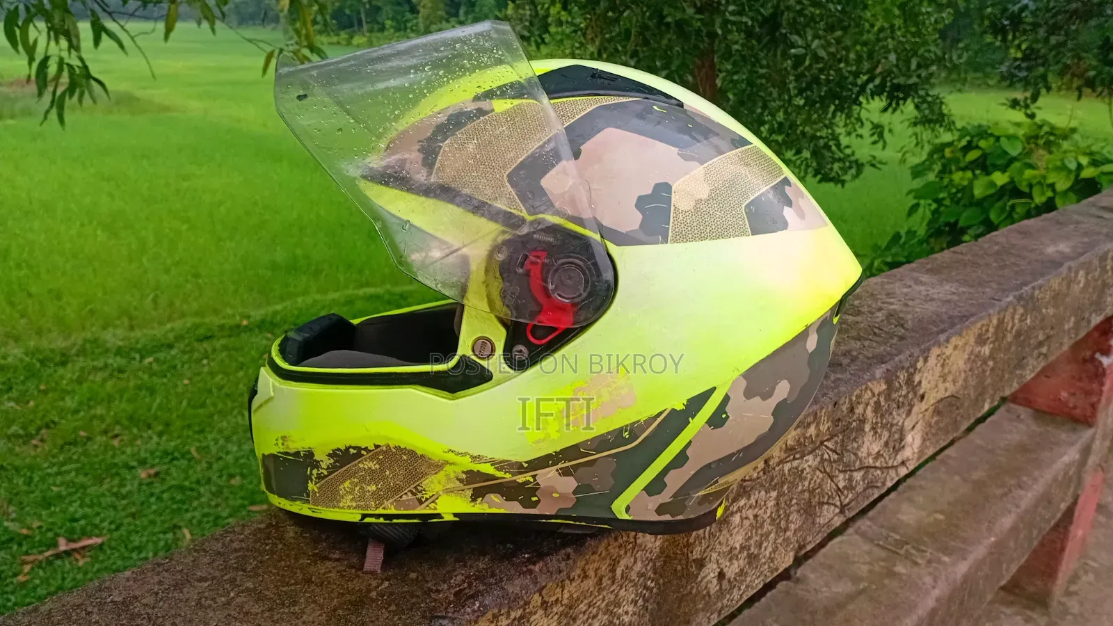Studds Thunder D4 Decor Full Face Helmet (Used)