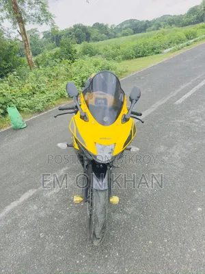 Suzuki GSX-R150 2022 Yellow