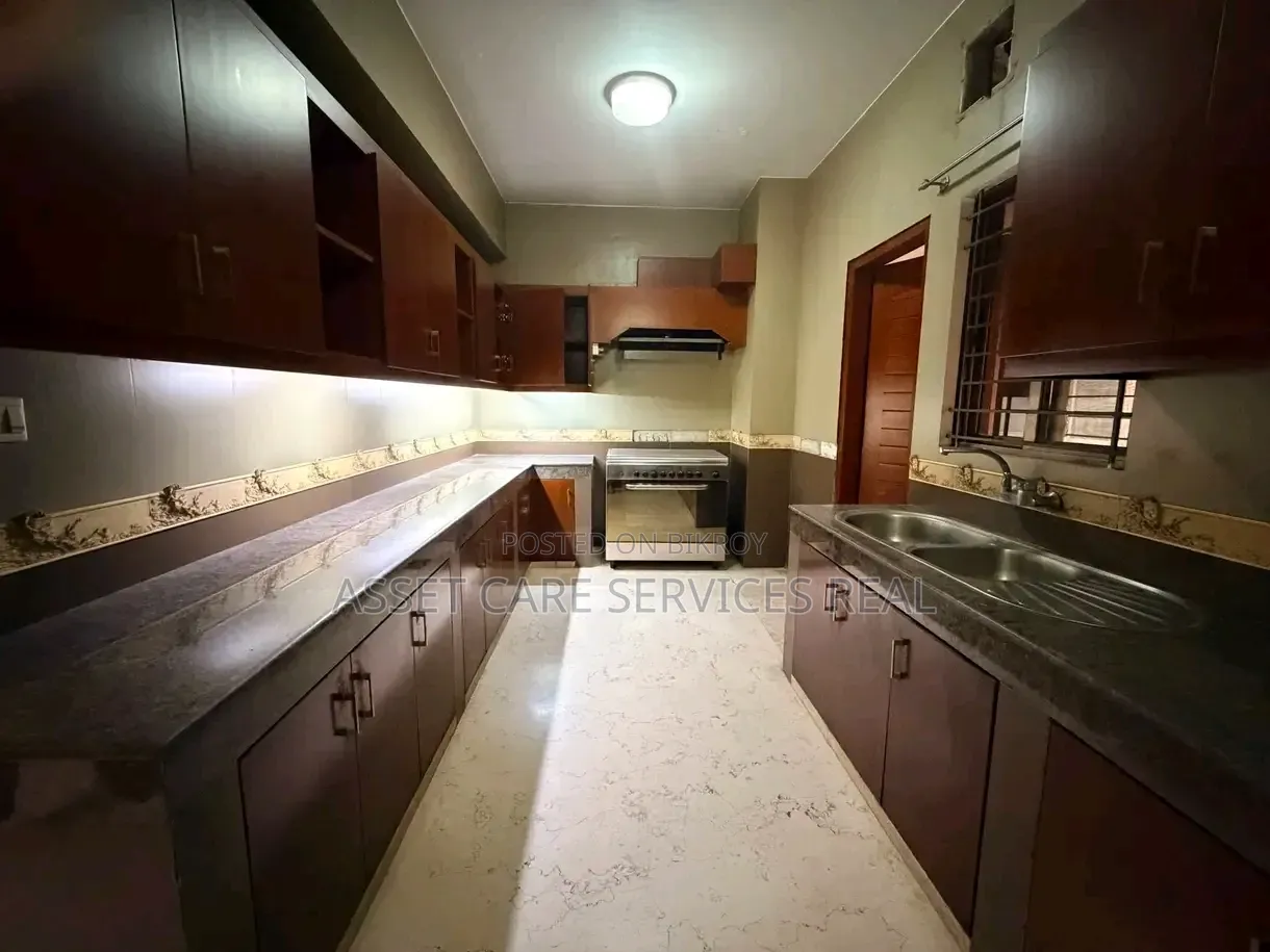 Furnished 6bdrm Duplex in Banani for rent